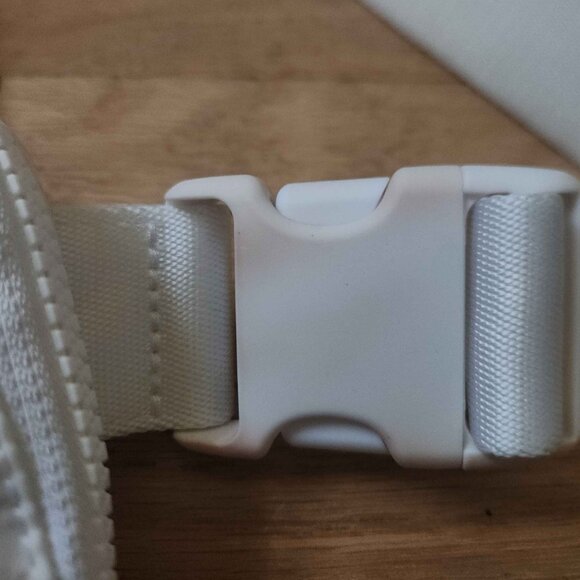 Lululemon Hip Pack - White - Picture 4 of 6